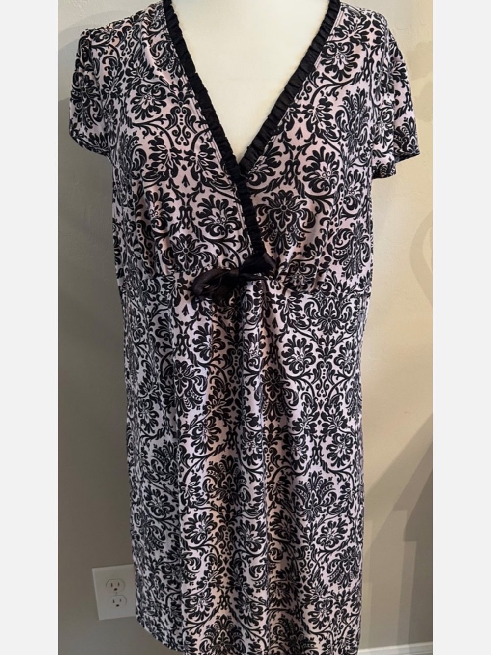Bay Studio Women’s Sz L Vintage Y2K Damask Black Pink Sleepwear Nightgown
